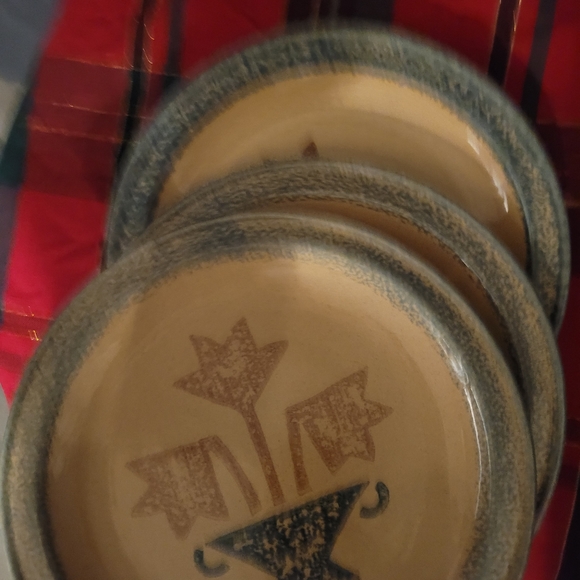 COPY - Pfaltzgraff America Folk Art 3 Vase Plates - Picture 3 of 6